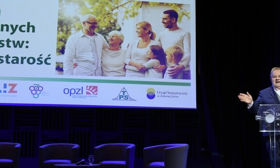 Konferencja "Wyzwania współczesnych społeczeństw: młodość i starość"